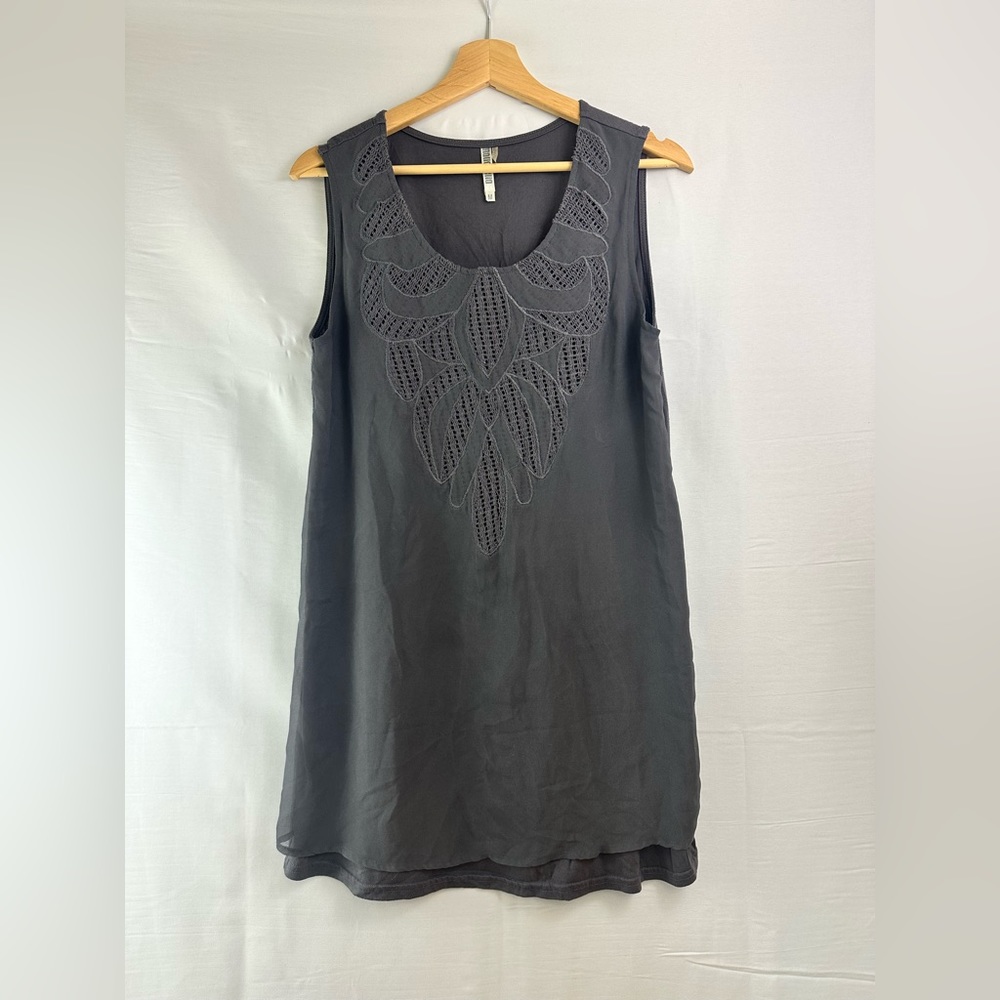 🌸 Elegant Grey Shift Dress with Embroidered Chiffon Overlay 🌸